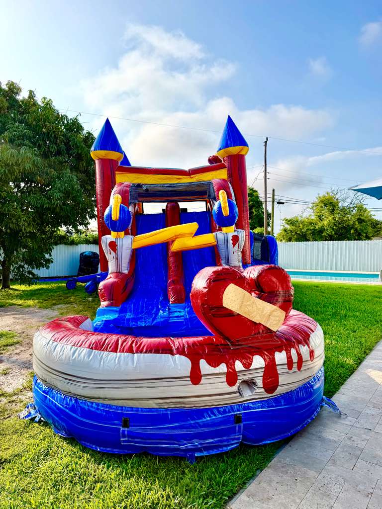 Queen Dual Lane Combo 16ft T, 35ft L, 13ft W